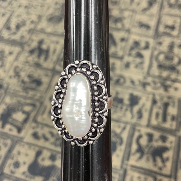 Biwa Pearl Ring - Picture 6 of 9